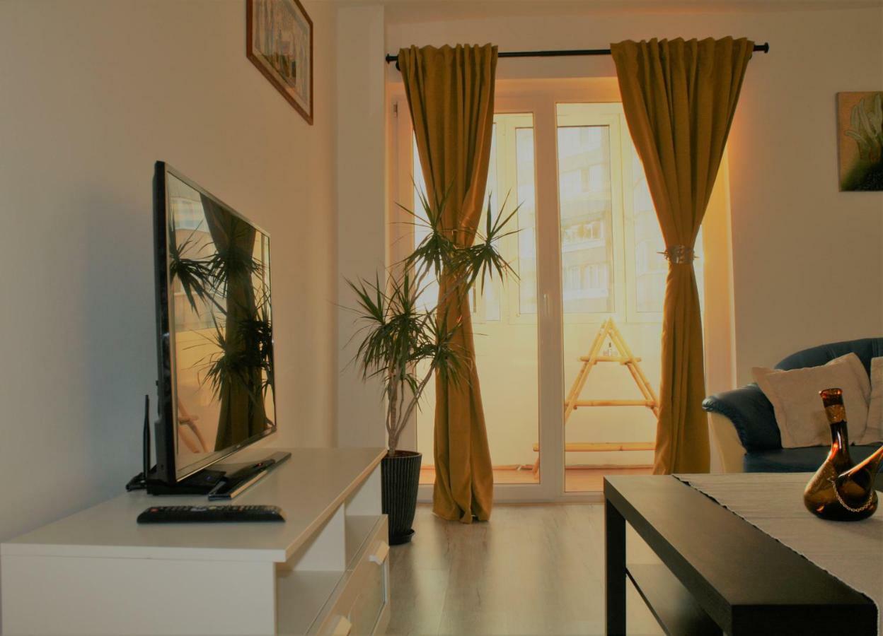 Casa Peterfi - Apartment With 3 Bedrooms And Spacious Living Room Targu Mures Exterior photo