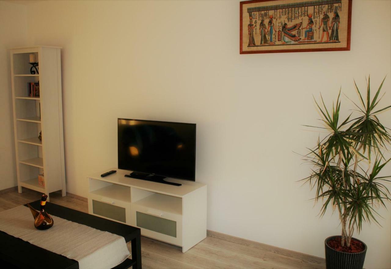 Casa Peterfi - Apartment With 3 Bedrooms And Spacious Living Room Targu Mures Exterior photo