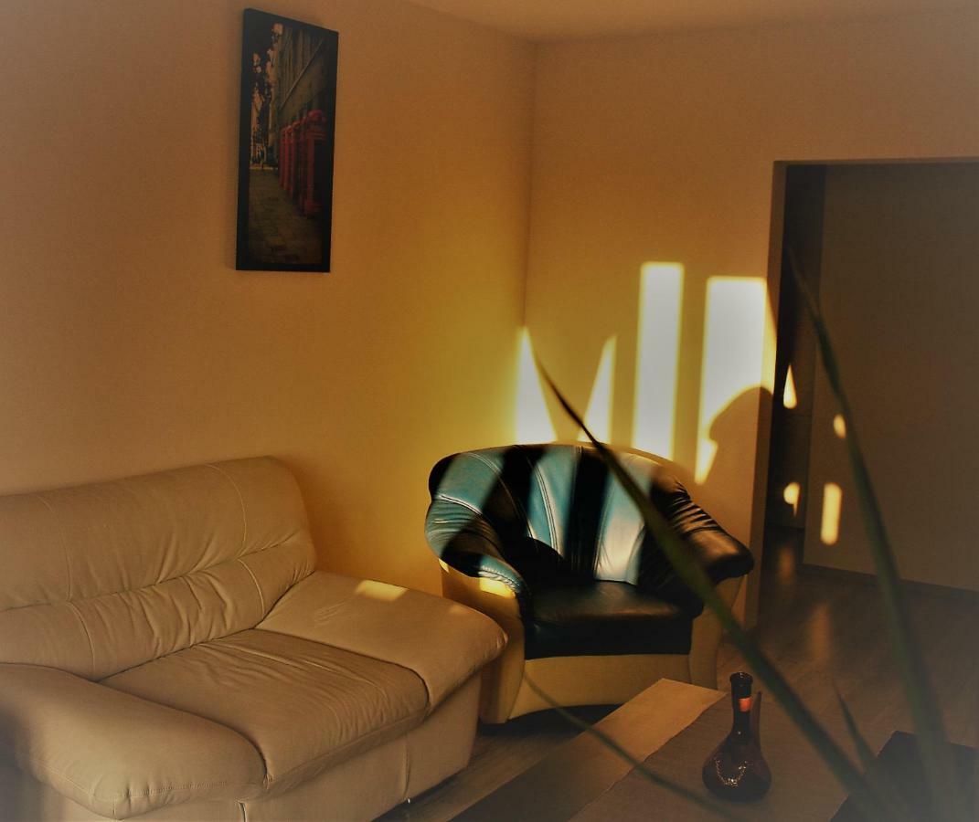 Casa Peterfi - Apartment With 3 Bedrooms And Spacious Living Room Targu Mures Exterior photo
