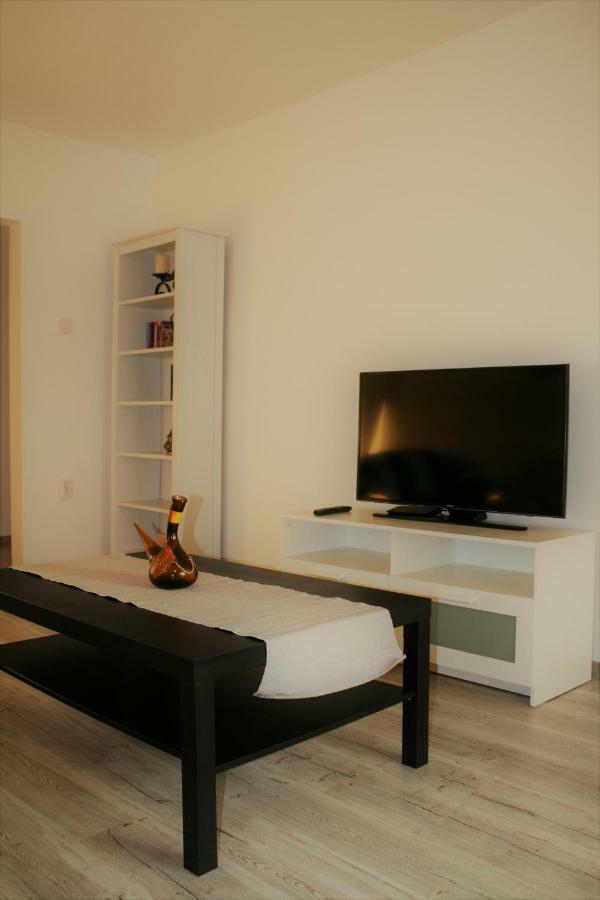 Casa Peterfi - Apartment With 3 Bedrooms And Spacious Living Room Targu Mures Exterior photo