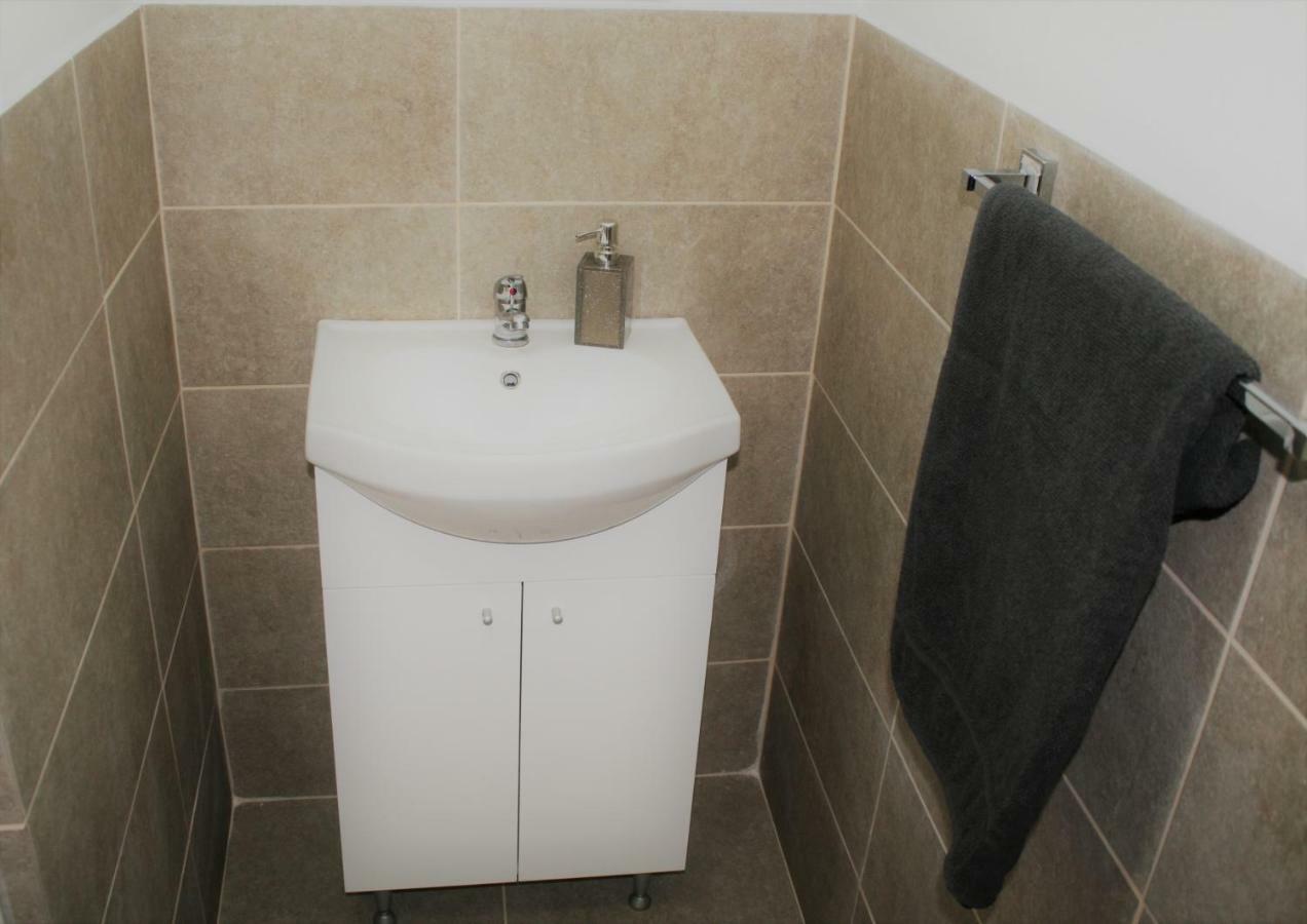 Casa Peterfi - Apartment With 3 Bedrooms And Spacious Living Room Targu Mures Exterior photo
